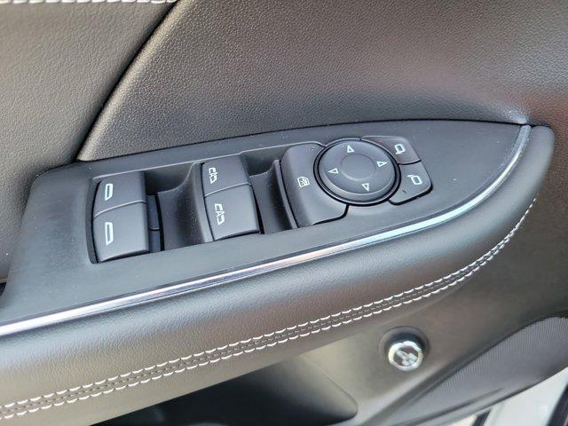 Photo of 2022 Summit White Buick Envision