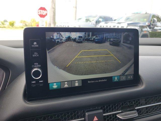 Photo of 2023 Platinum White Pearl Honda HR-V