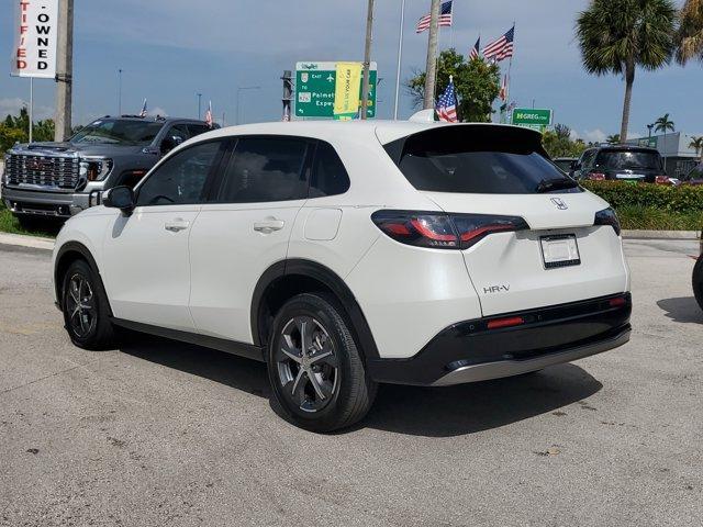 Photo of 2023 Platinum White Pearl Honda HR-V