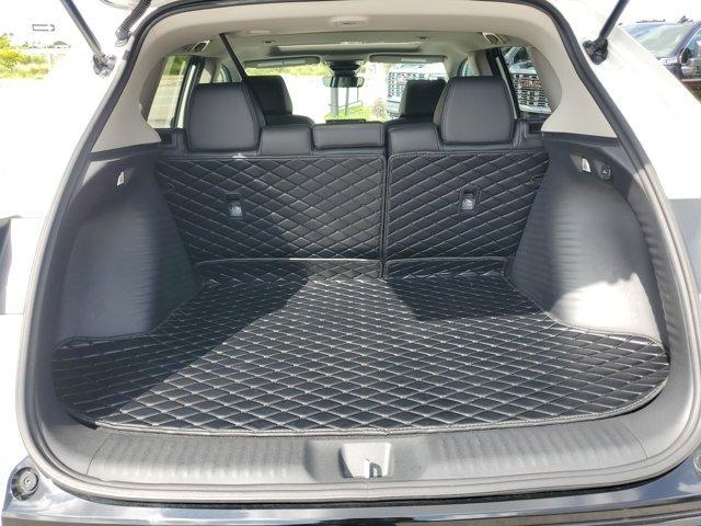 Photo of 2023 Platinum White Pearl Honda HR-V