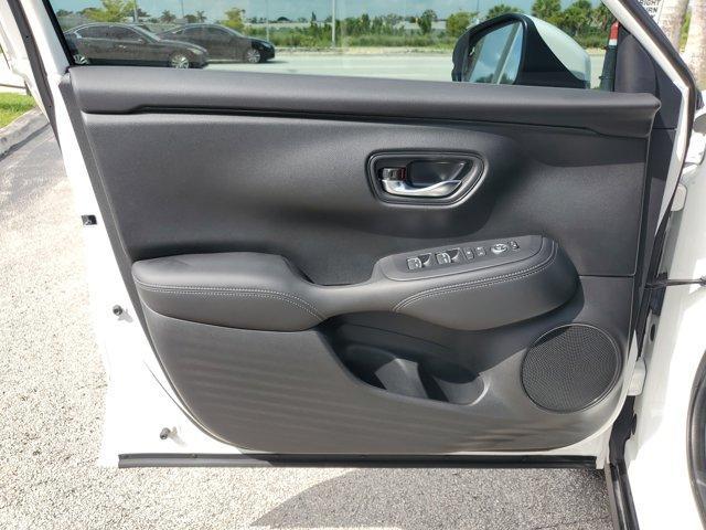 Photo of 2023 Platinum White Pearl Honda HR-V