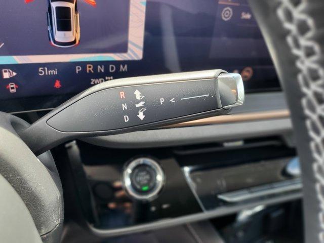Photo of 2025 Summit White Buick Envision