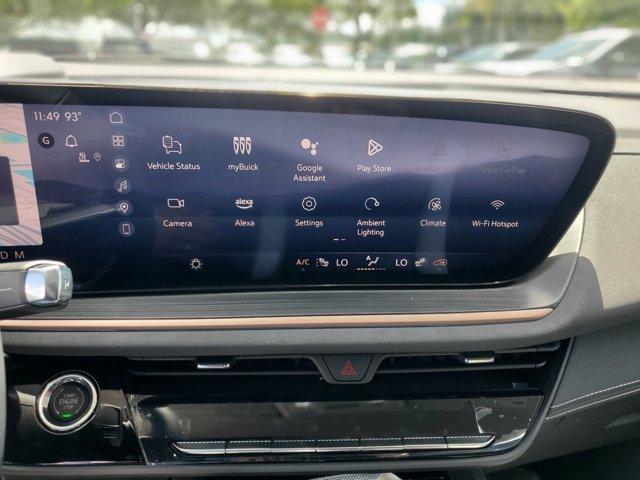 Photo of 2025 Summit White Buick Envision