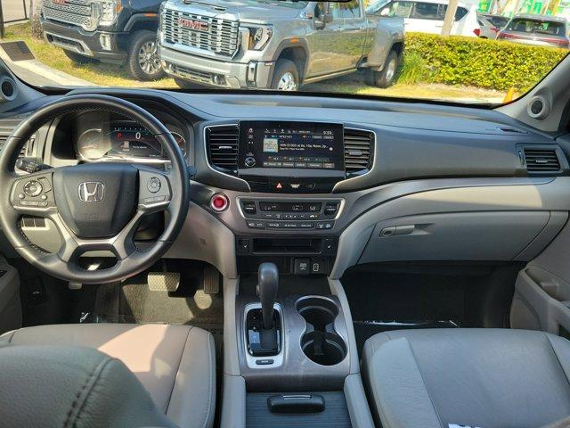 Photo of 2020 Lunar Silver Metallic Honda Pilot