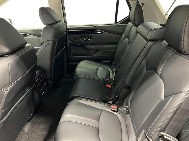 Photo of 2025 Platinum White Pearl Honda Pilot
