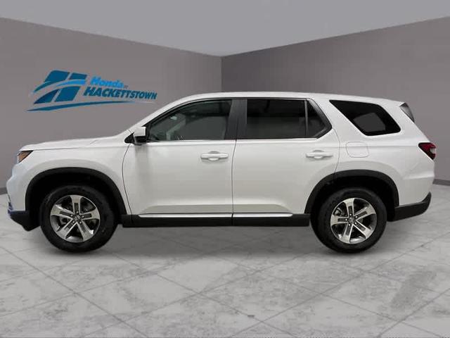 Photo of 2025 Platinum White Pearl Honda Pilot