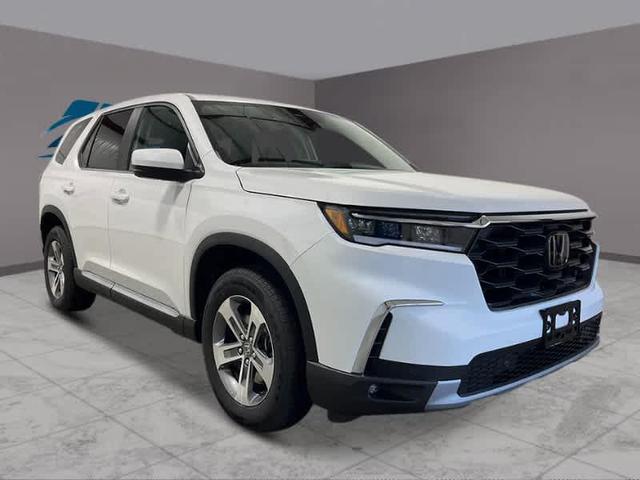 Photo of 2025 Platinum White Pearl Honda Pilot