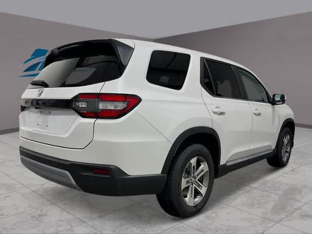 Photo of 2025 Platinum White Pearl Honda Pilot