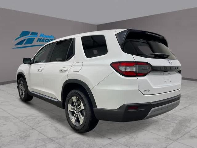 Photo of 2025 Platinum White Pearl Honda Pilot
