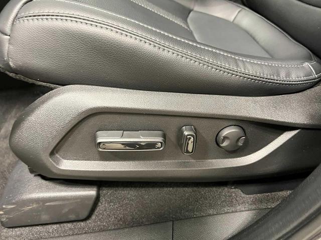 Photo of 2025 Platinum White Pearl Honda Pilot