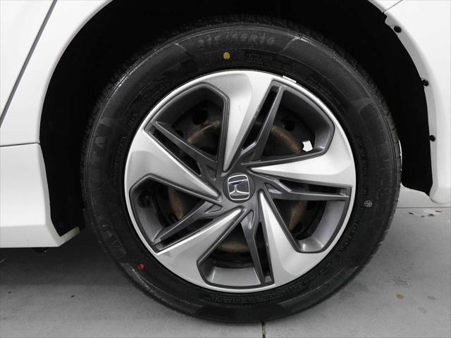 Photo of 2021 Platinum White Pearl Honda Civic