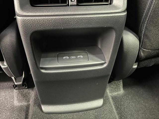 Photo of 2026 Crystal Black Pearl Honda CR-V