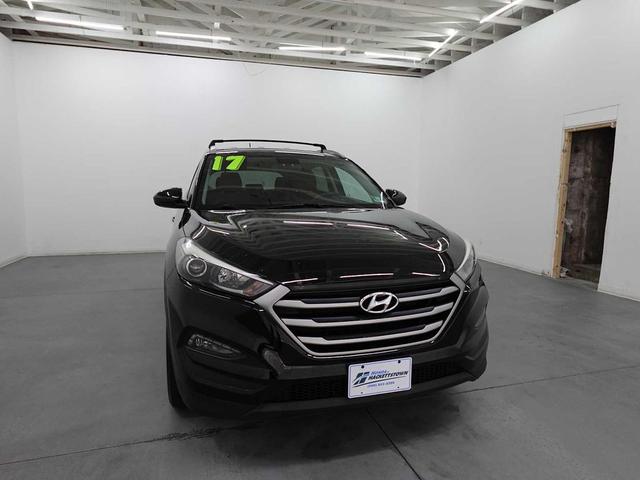 Photo of 2017 Black Noir Pearl Hyundai TUCSON