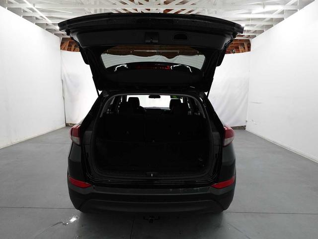 Photo of 2017 Black Noir Pearl Hyundai TUCSON