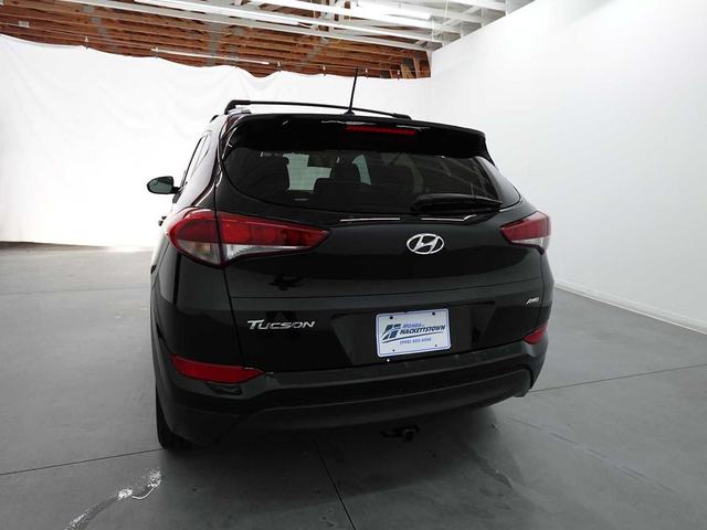 Photo of 2017 Black Noir Pearl Hyundai TUCSON