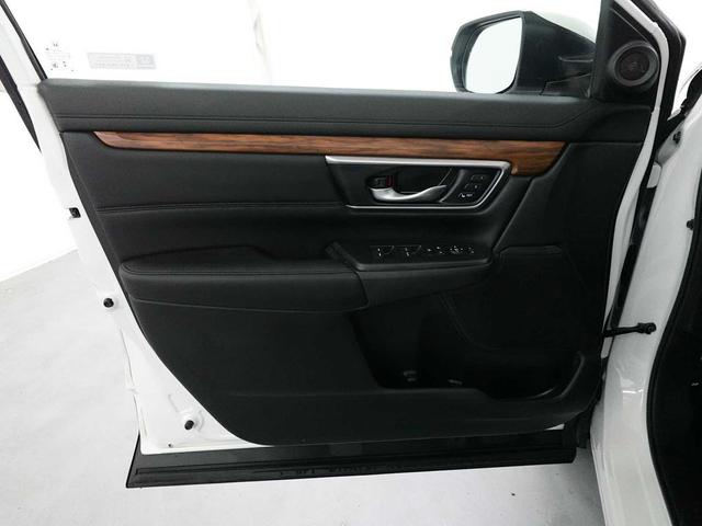 Photo of 2022 Platinum White Pearl Honda CR-V