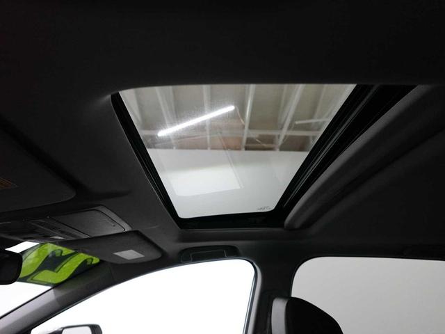 Photo of 2022 Platinum White Pearl Honda CR-V
