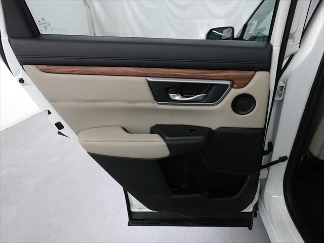 Photo of 2018 White Diamond Pearl Honda CR-V