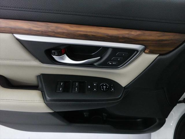 Photo of 2018 White Diamond Pearl Honda CR-V