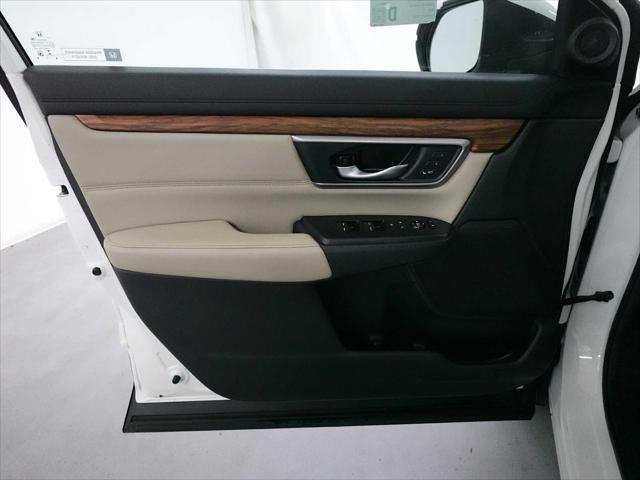 Photo of 2018 White Diamond Pearl Honda CR-V