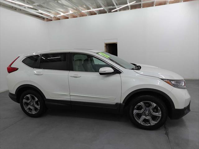 Photo of 2018 White Diamond Pearl Honda CR-V