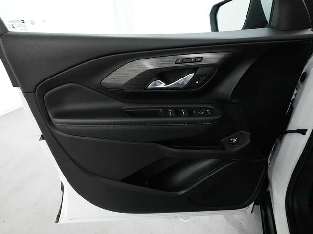 Photo of 2024 Summit White GMC Terrain