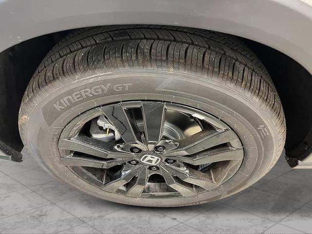 Photo of 2026 Platinum White Pearl Honda HR-V