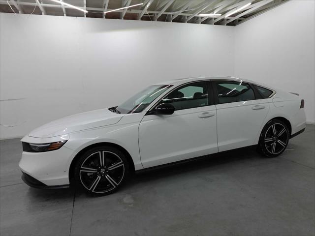 Photo of 2023 Platinum White Pearl Honda Accord Hybrid