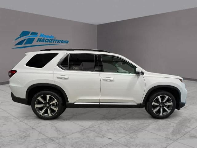 Photo of 2025 Platinum White Pearl Honda Pilot