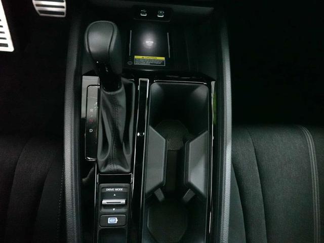 Photo of 2025 Platinum White Pearl Honda Accord Hybrid