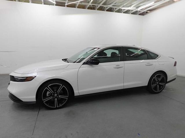 Photo of 2025 Platinum White Pearl Honda Accord Hybrid