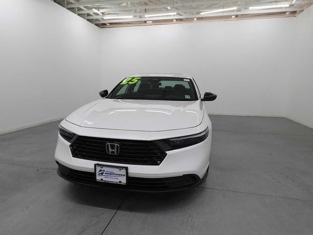 Photo of 2025 Platinum White Pearl Honda Accord Hybrid
