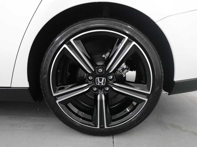 Photo of 2025 Platinum White Pearl Honda Accord Hybrid
