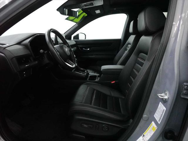 Photo of 2025 Urban Gray Pearl Honda CR-V Hybrid