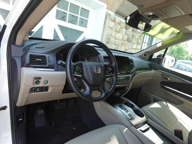 Photo of 2022 Platinum White Pearl Honda Pilot