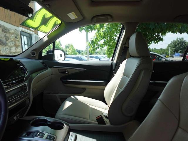 Photo of 2022 Platinum White Pearl Honda Pilot