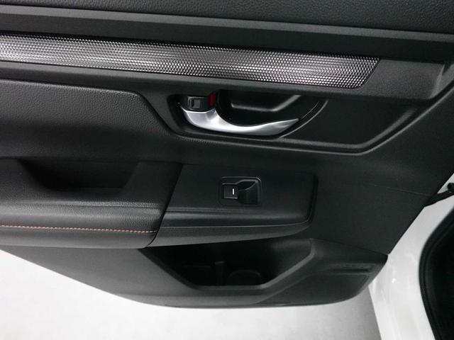 Photo of 2023 Platinum White Pearl Honda CR-V Hybrid