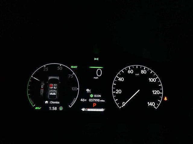 Photo of 2023 Platinum White Pearl Honda CR-V Hybrid