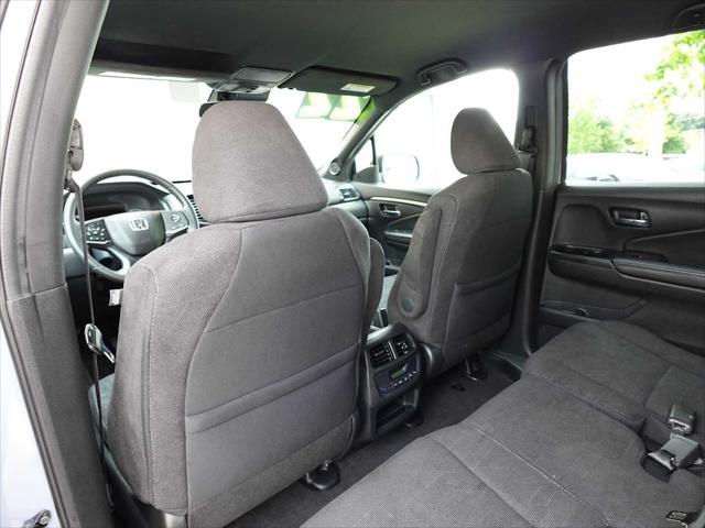 Photo of 2022 Sonic Gray Pearl Honda Pilot
