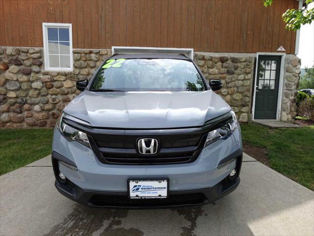 Photo of 2022 Sonic Gray Pearl Honda Pilot