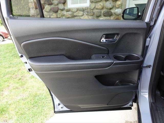 Photo of 2022 Sonic Gray Pearl Honda Pilot