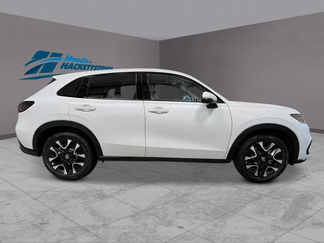 Photo of 2026 Platinum White Pearl Honda HR-V