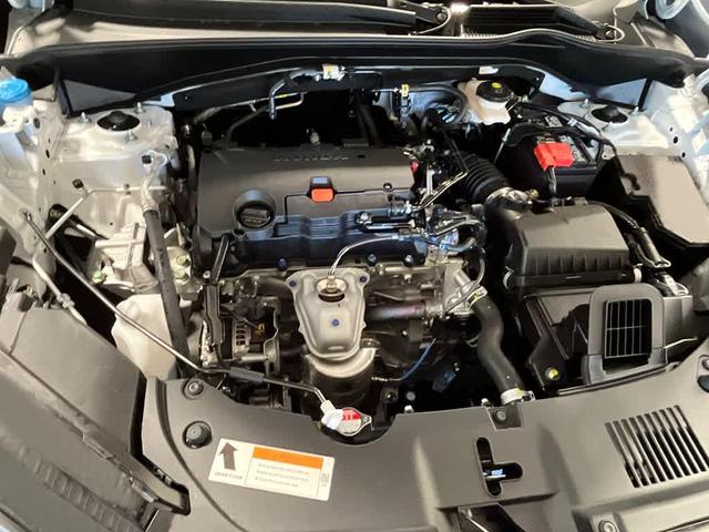 Photo of 2026 Platinum White Pearl Honda HR-V