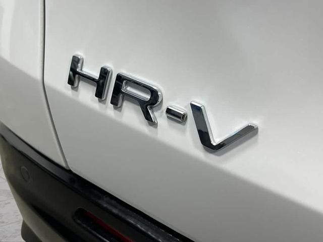 Photo of 2026 Platinum White Pearl Honda HR-V