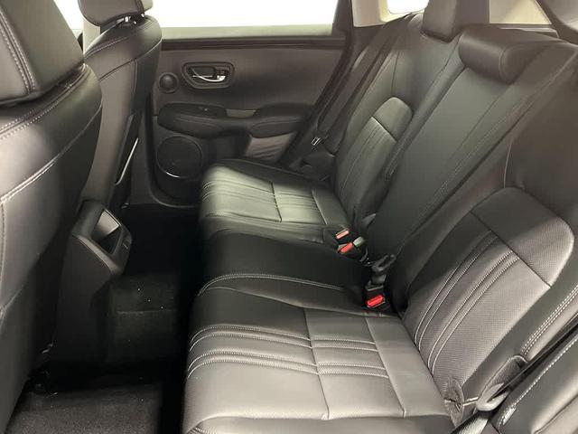 Photo of 2026 Platinum White Pearl Honda HR-V