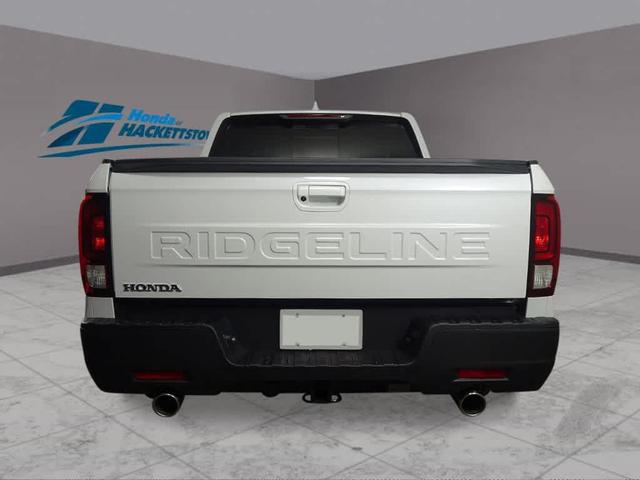 Photo of 2025 Platinum White Pearl Honda Ridgeline
