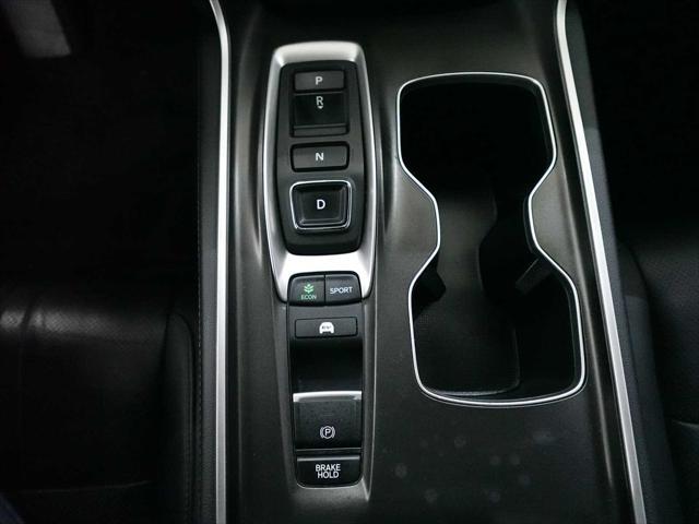 Photo of 2021 Platinum White Pearl Honda Accord Hybrid