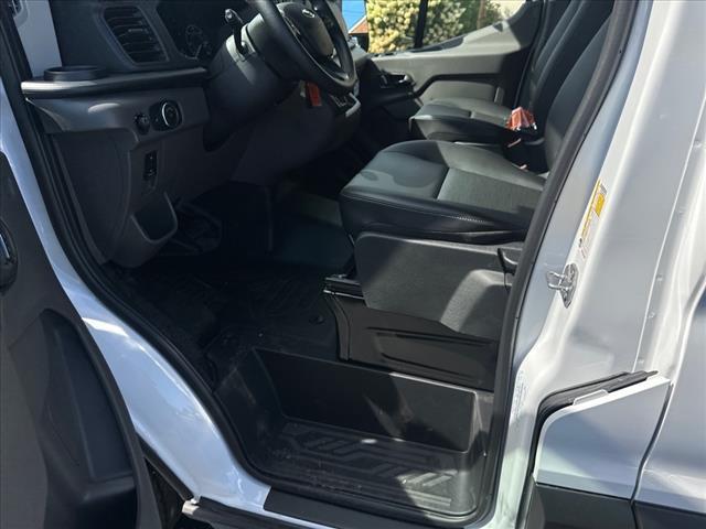 Photo of 2025 OXFORD WHITE Ford Transit-250