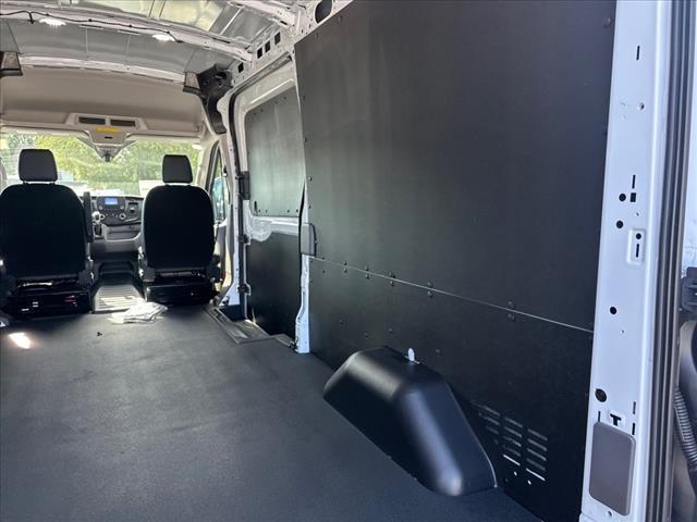 Photo of 2025 OXFORD WHITE Ford Transit-250