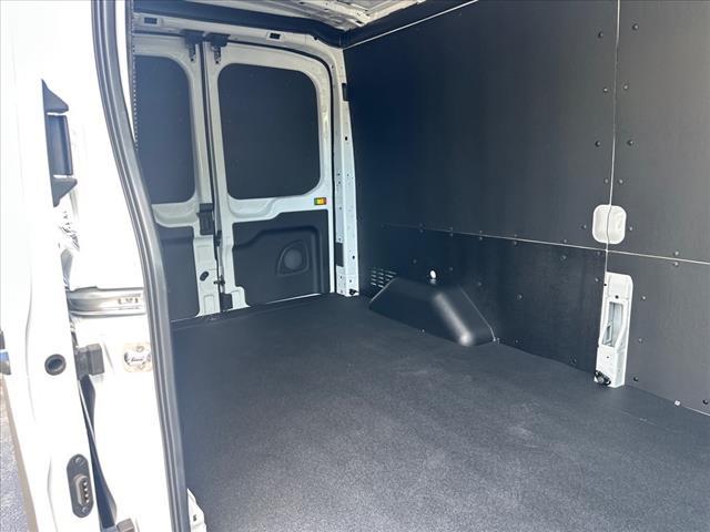 Photo of 2025 OXFORD WHITE Ford Transit-250